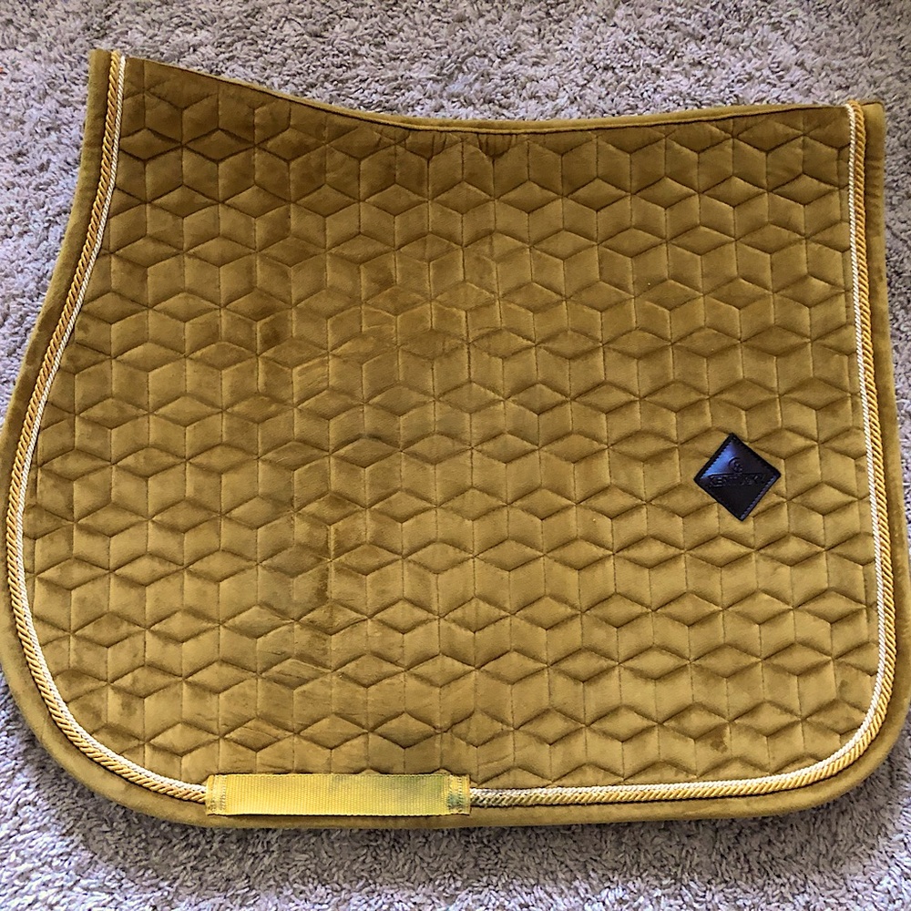 Kentucky Horseware Mustard Full Size Jump Cut Saddle Pad EUC